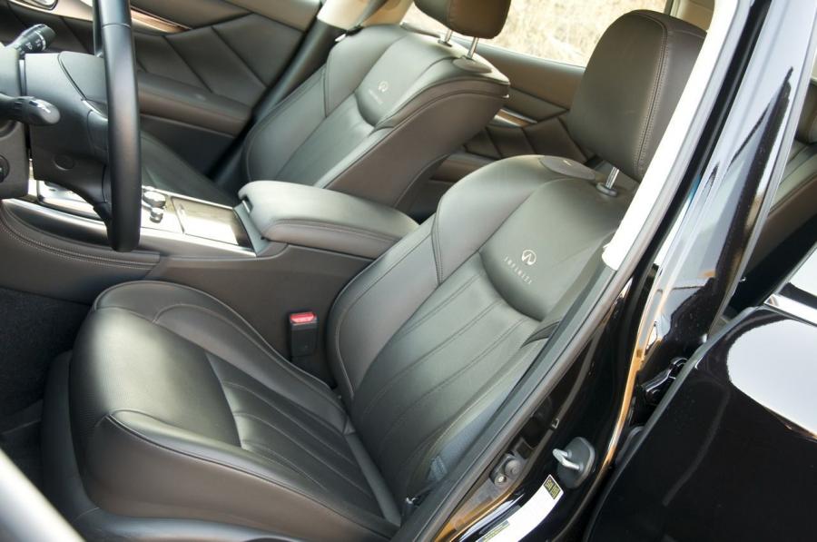  Infiniti M37 2011 года  (фото 17 из 41)